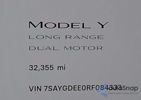 2024 Tesla Model Y Long Range Dual Motor All-Wheel Drive z USA, uszkodzony, nr VIN 7SAYGDEE0RF084333